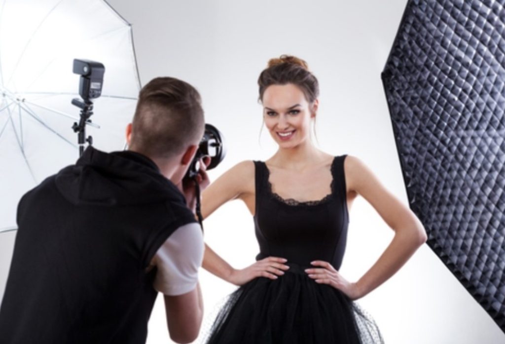 این عکس مربوط به رشته عکاسی، یکی از جذاب‌ترین رشته های مد و فشن است