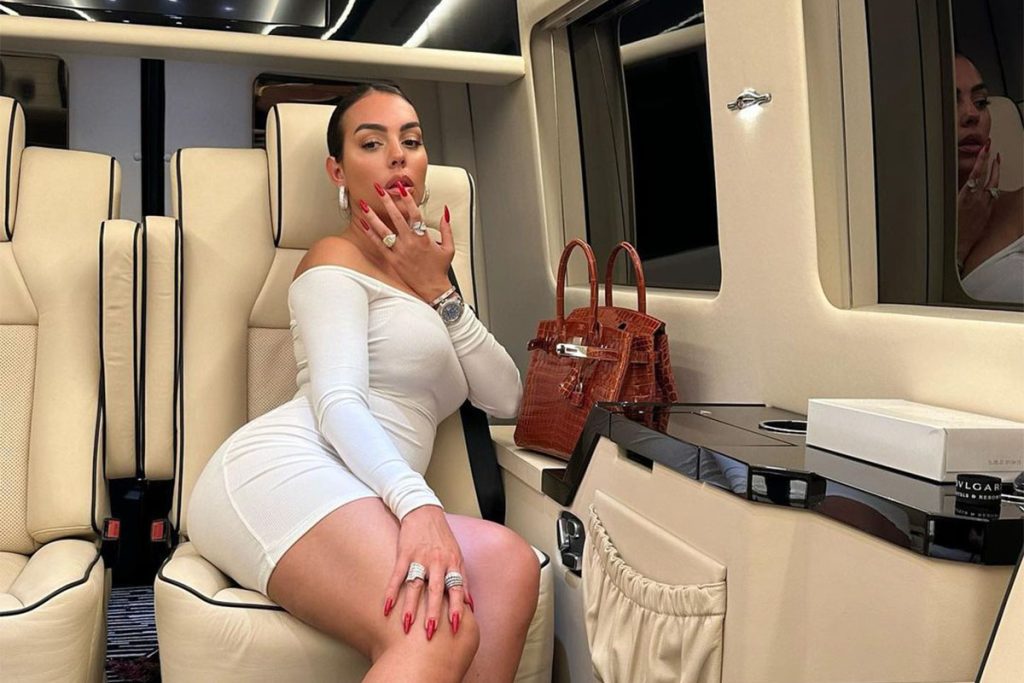 تصویر جورجینا رودریگز از چهره‌های شناخته شده نیو مانی