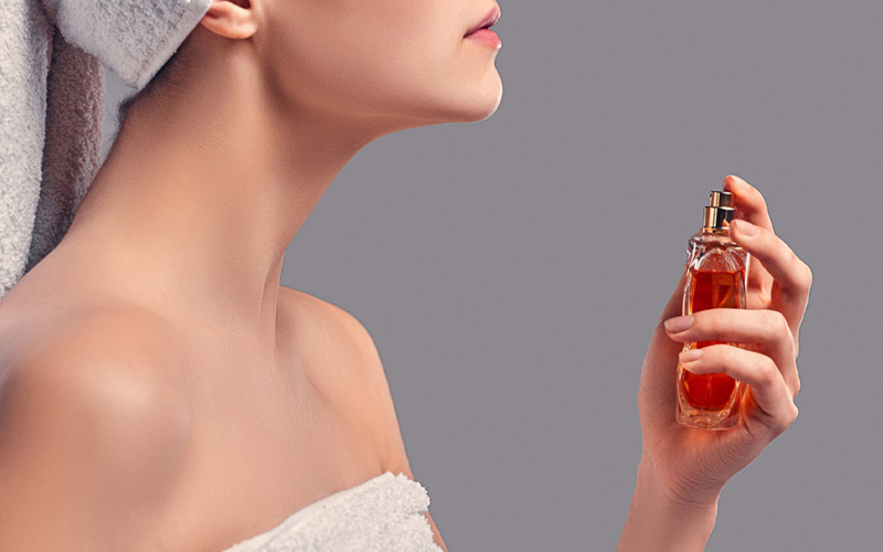 بادی‌اسپلش نسبت به عطر و ادکلن سبک‌تر است و برای استفاده روزمره گزینه عالی می‌باشد.