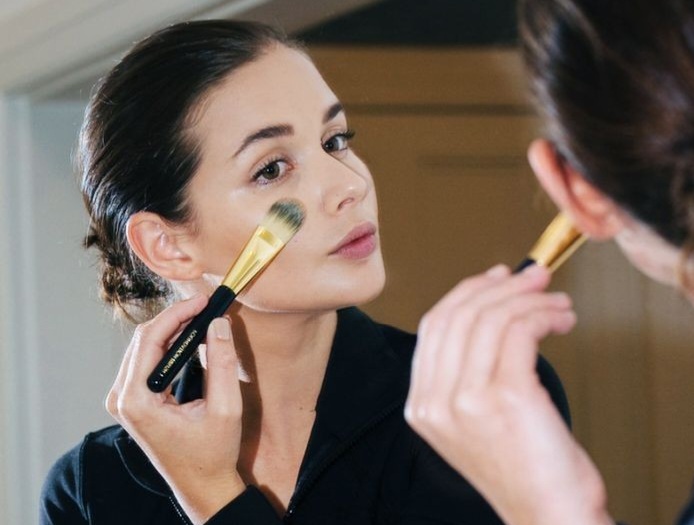 ابزارهای ویژه و پرکاربرد مورد نیاز کانسیلر مناسب پوست