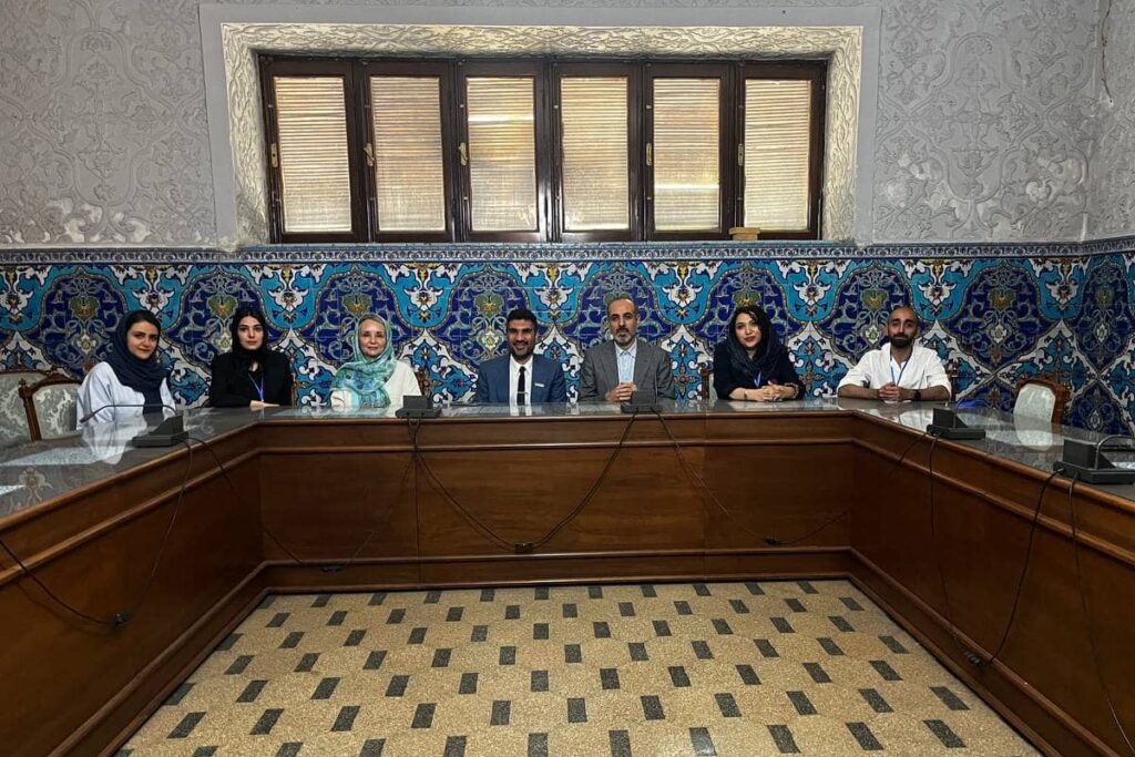 تصویر اعضای انجمن طراحان و خبرنگاران