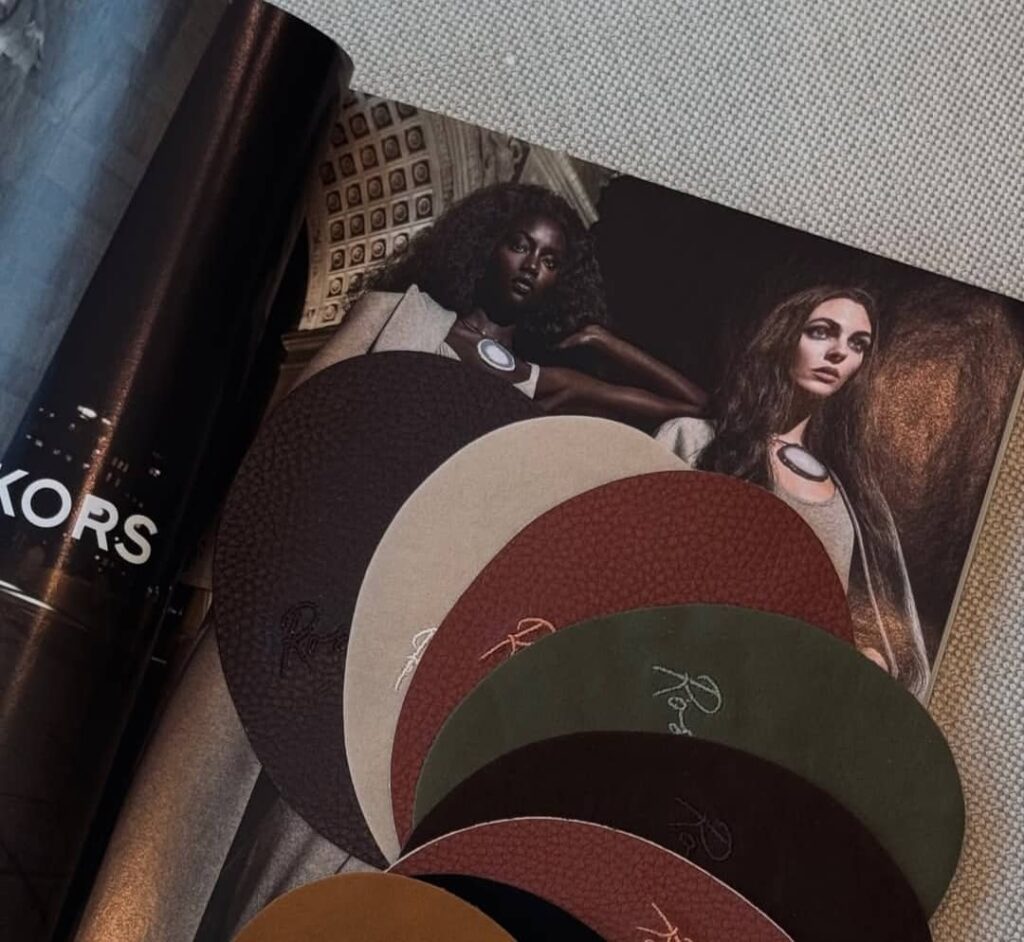 چرخه رنگ ایتن با رنگ های گرم و رنگ های پاییزی برای لباس